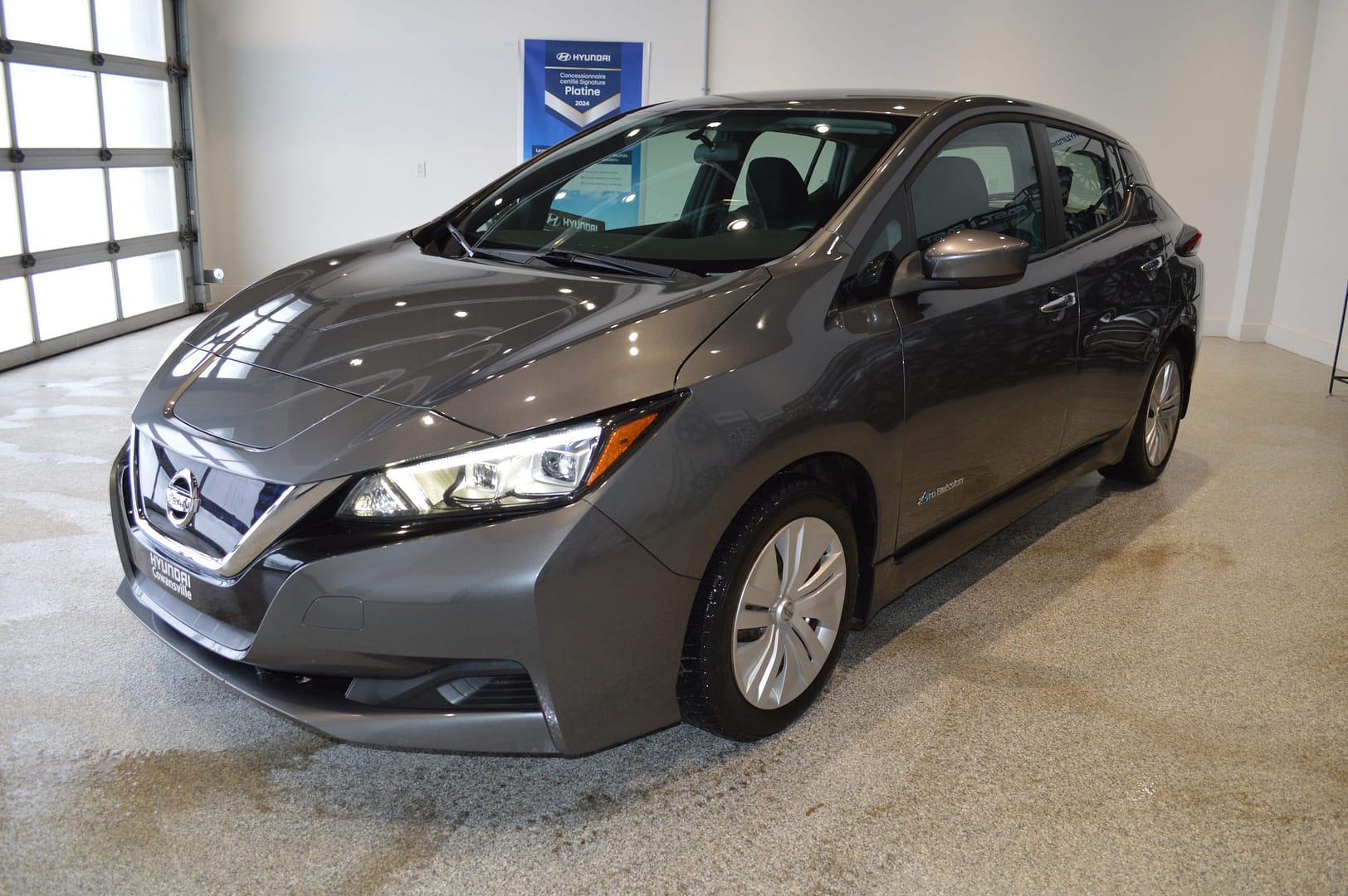 Nissan Leaf SV EV 2018 – Image 2