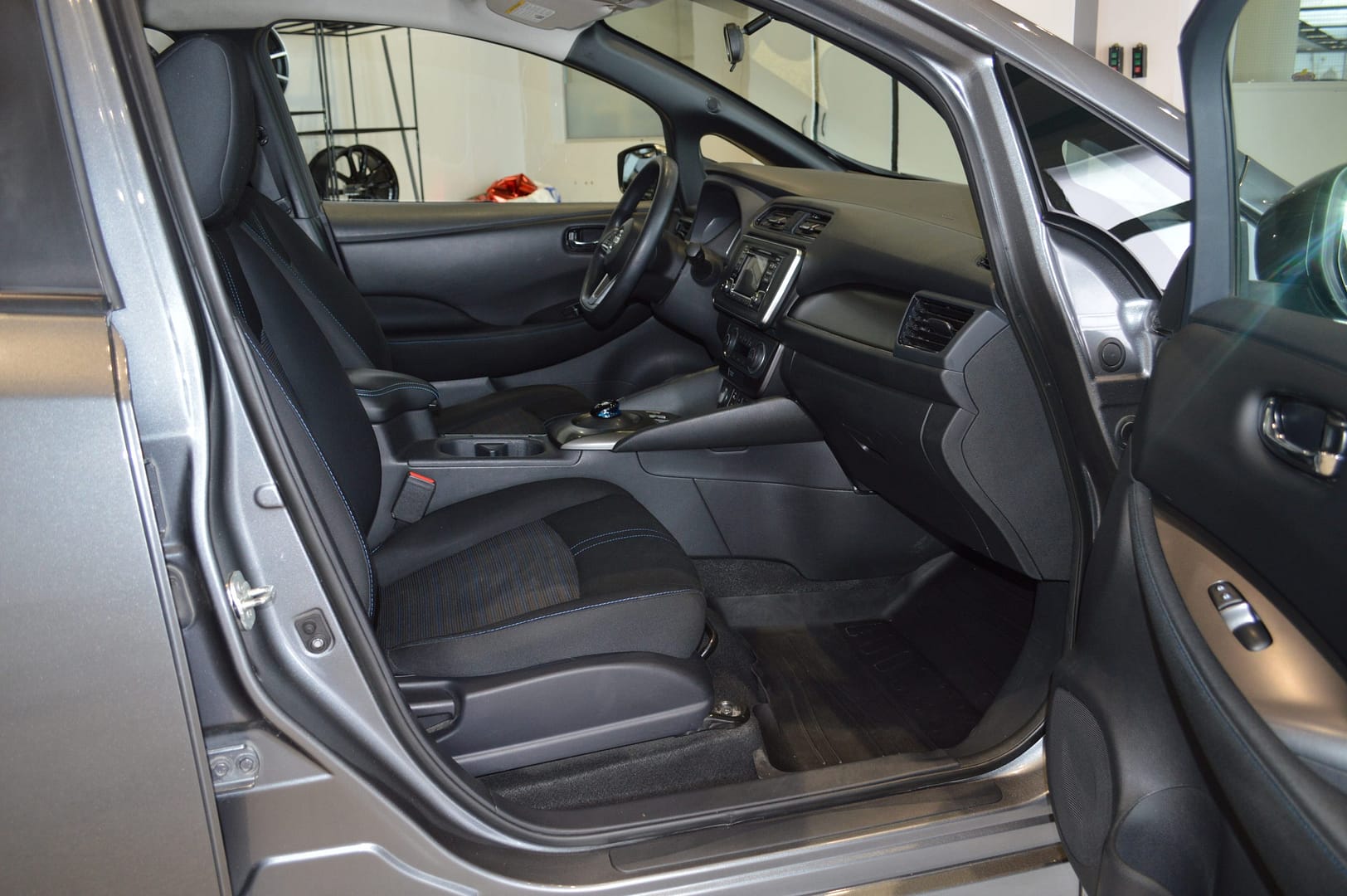 Nissan Leaf SV EV 2018 – Image 24